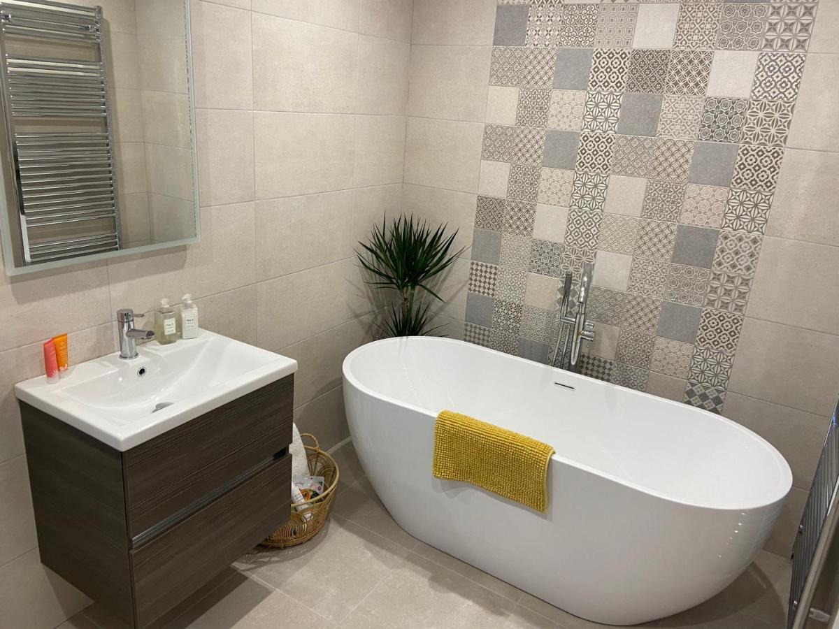 Beautiful Private Room And Bathroom Ballycastle Esterno foto