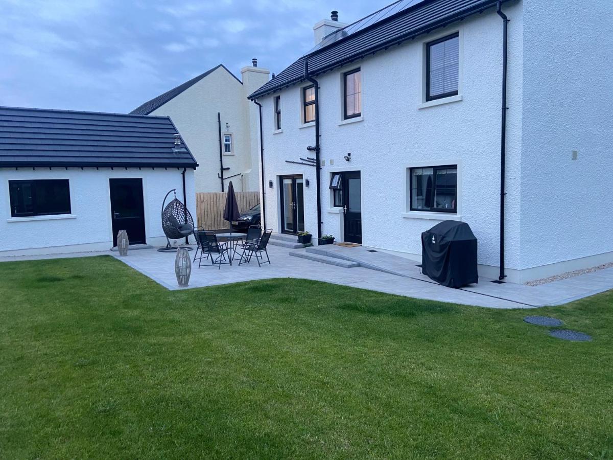 Beautiful Private Room And Bathroom Ballycastle Esterno foto