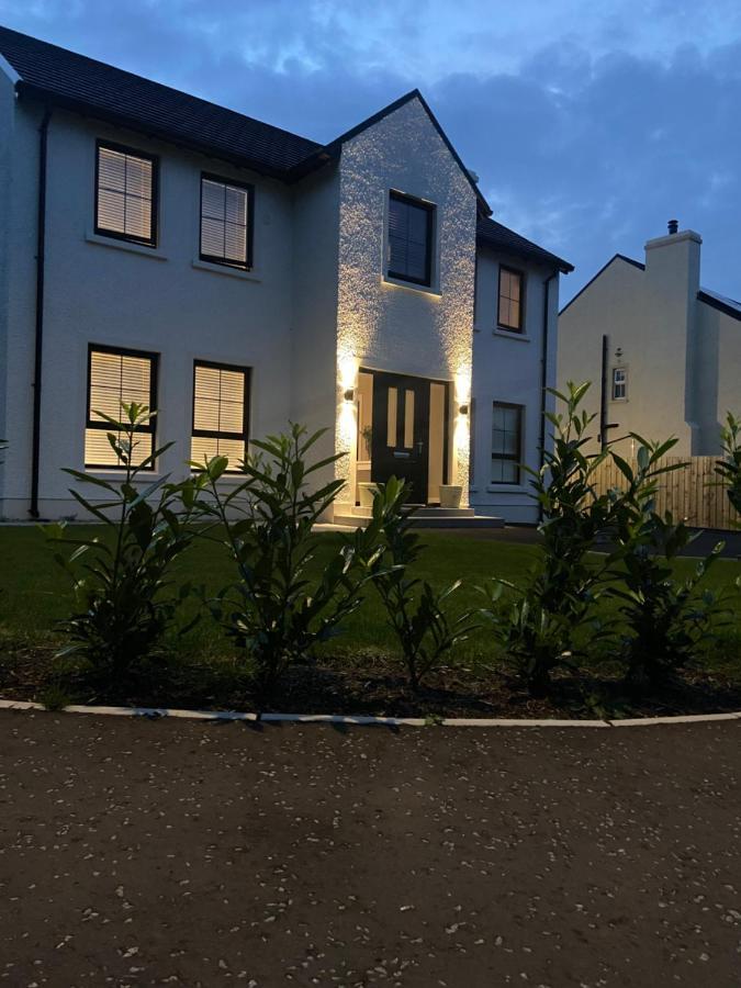 Beautiful Private Room And Bathroom Ballycastle Esterno foto